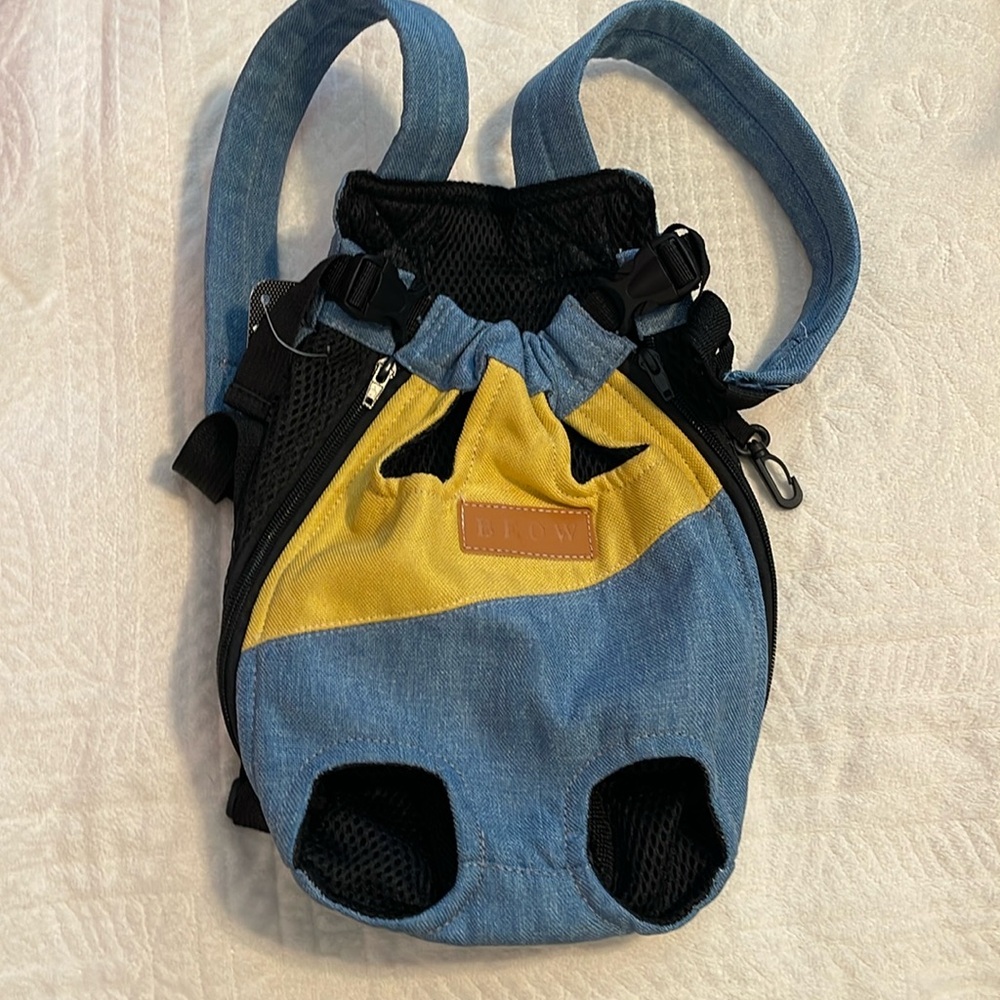 Small pet backpack nwt